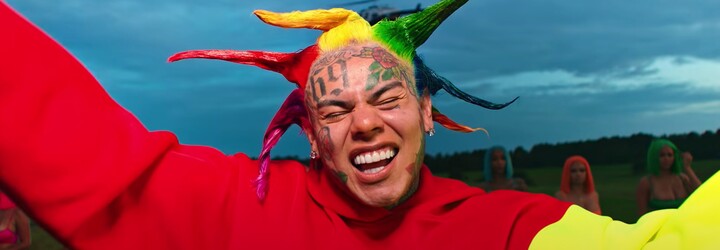 6ix9ine sa pokúsil spraviť z udavačstva umenie. Neúspešne