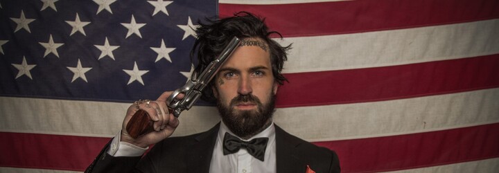 Cintorín či kostol. Aj tam sa vo videu na Best Friend Yelawolf a Eminem zamýšľajú nad tým, v čo veria