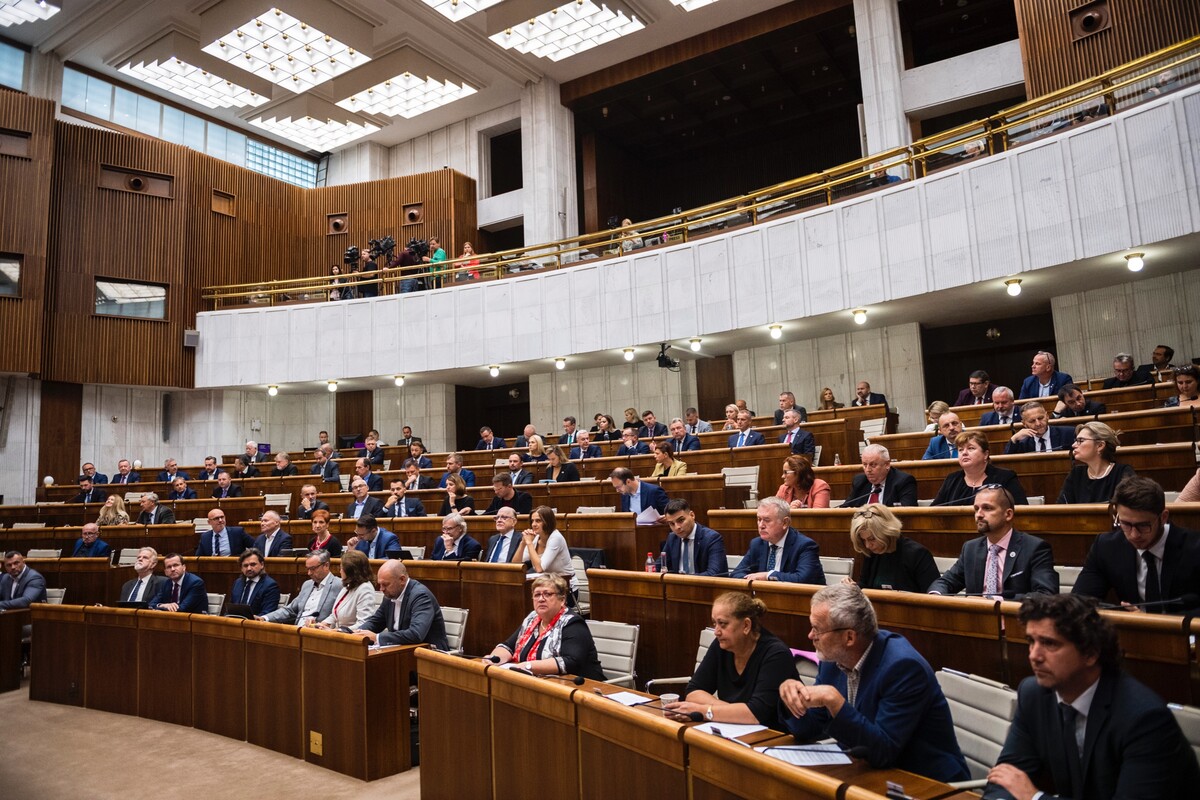 Parlament NR SR