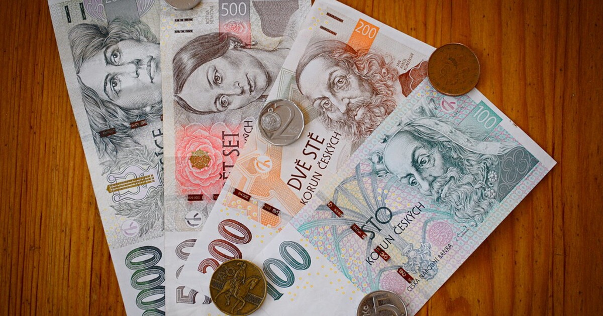 Češce omylem přišlo 250 tisíc korun, její matka je hned utratila. Teď ženě hrozí vězení