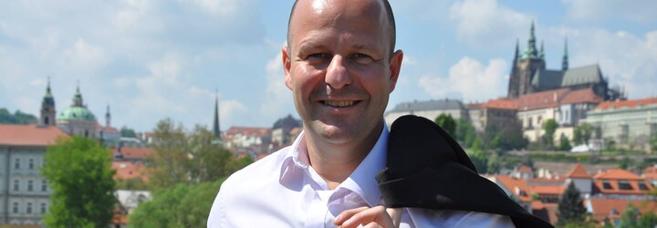 Policie zadržela radního Hlubučka, obvinila 11 lidí. Kauza se týká uplácení (Aktualizováno)