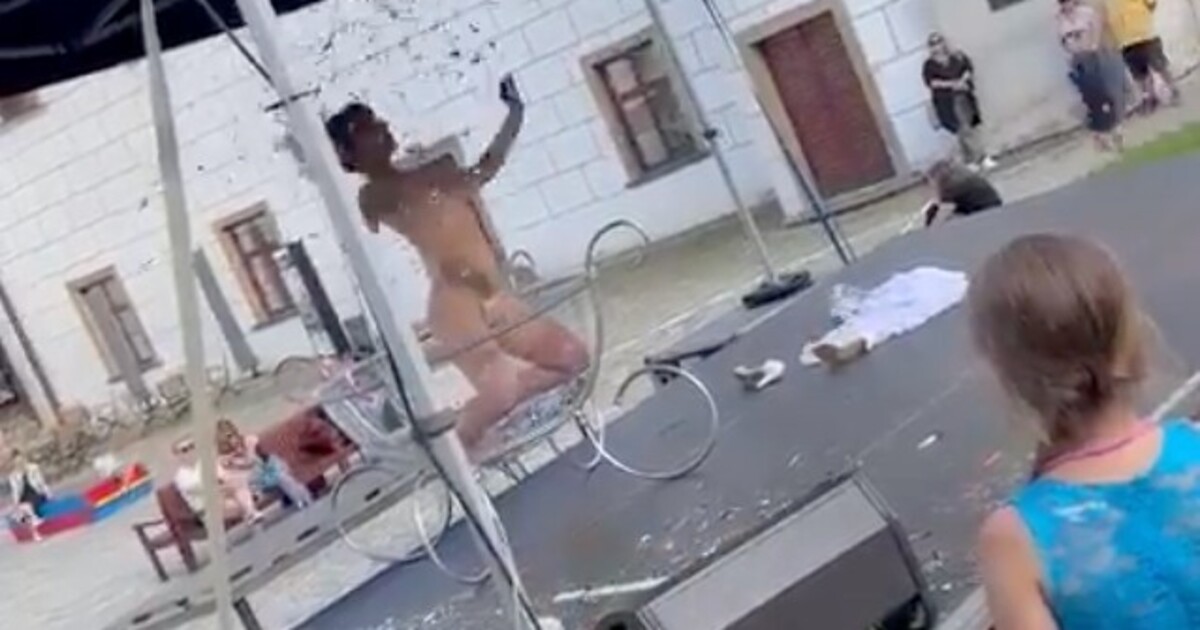 Burlesku z Třebíče bude řešit policie