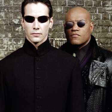 Kedy premiérovalo Matrix: Reloaded? (Nápoveda: Revolutions premiérovalo v roku 2003)