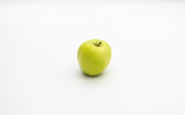 Koľko stojí jablko, ktoré vidíš na obrázku? 