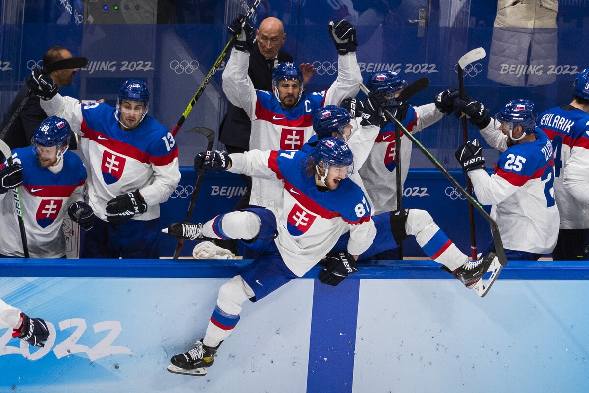 Slovenskí hokejisti v Pekingu.