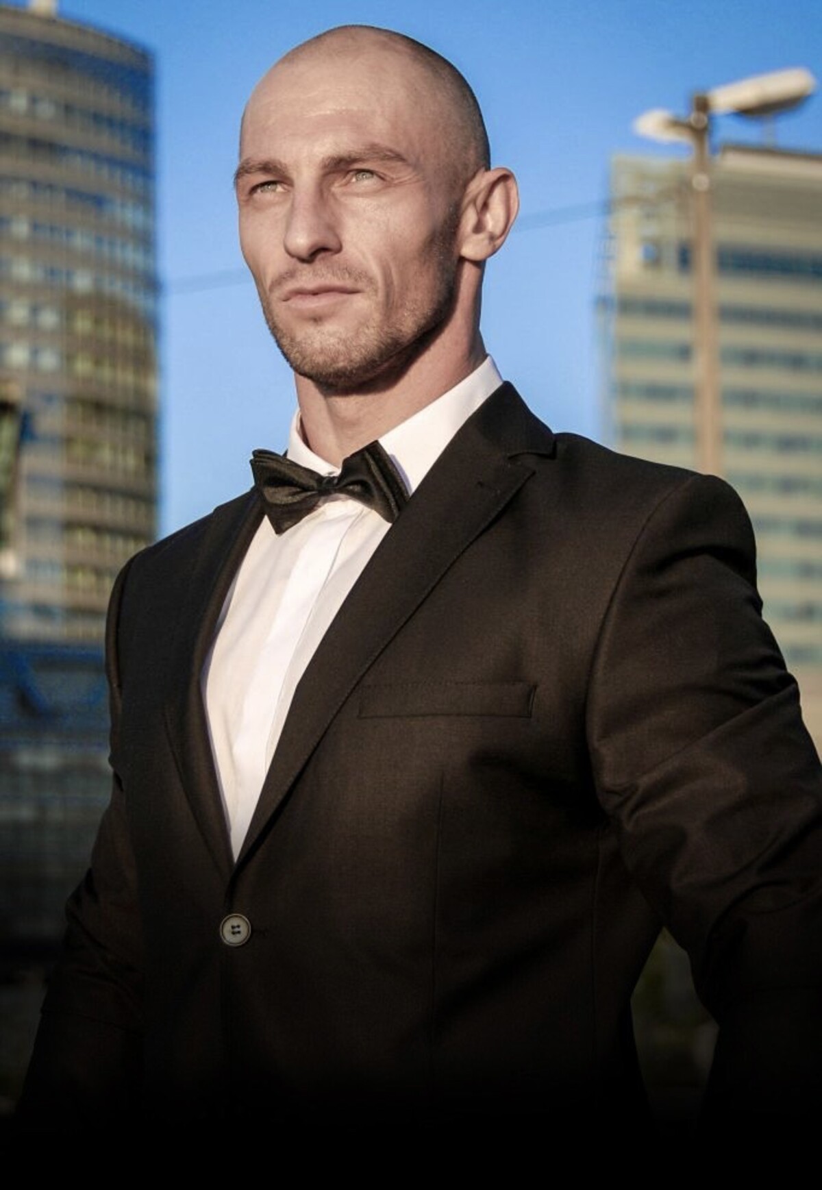 Slovák Michal sa živí ako gentleman na prenájom.
