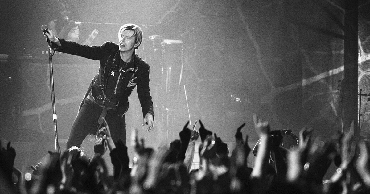 Let's dance! Ikonická píseň Davida Bowieho vyšla před čtyřiceti lety. Proč jejího vydání později litoval?