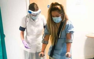 Zdravotná sestra počas pandémie ignorovala vlastné bolesti. Po pár týždňoch jej museli amputovať nohu