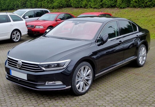 Aká je priemerná cena jazdeného vozidla Volkswagen Passat (výkon: 110 kW, rok výroby: 2014, najazdené km: 220 000)?