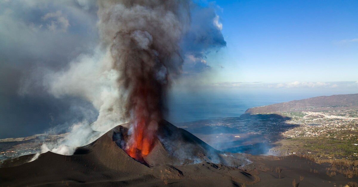 Island se připravuje na velkou erupci, evakuoval město Grindavík