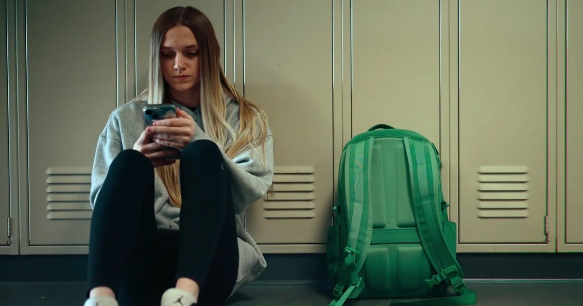 České děti zkoušejí nebezpečnou virální výzvu Červený delfín. Dívka kvůli ní skončila v Motole