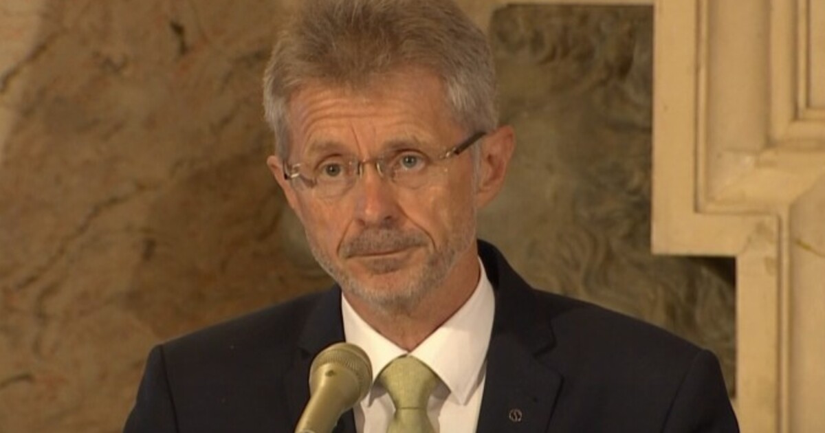 Koho předseda Senátu vyznamenal stříbrnou medailí? Mezi oceněnými jsou moderátor, kněz, astronomka nebo influencerka