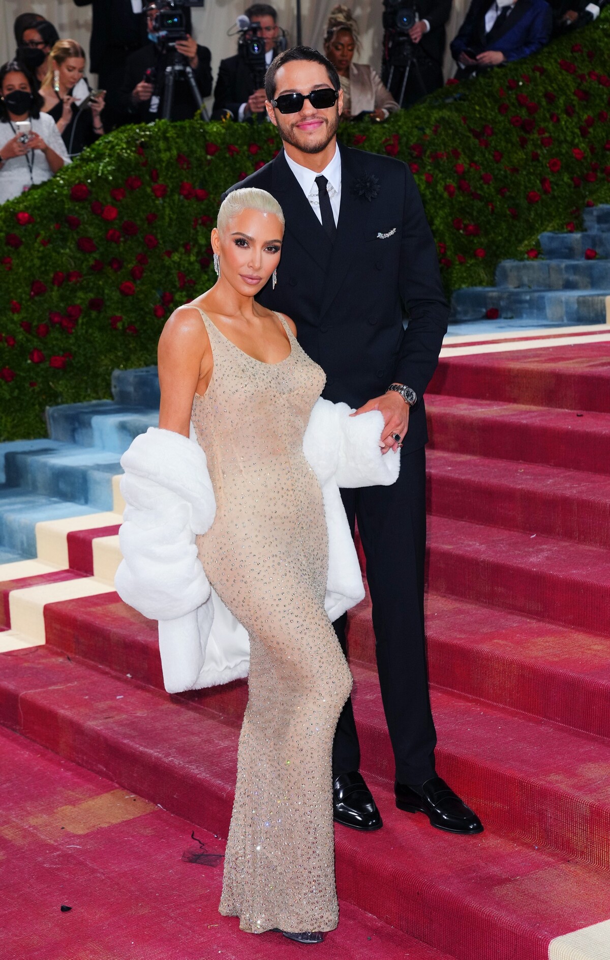 Kim Kardashian a Pete Davidson na Met Gala 2022.