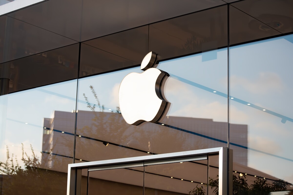 Hodnota spoločnosti Apple presiahla hranicu 3 biliónov amerických dolárov. 