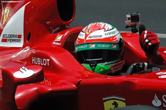 Kto momentálne jazdí za tím Ferrari?  