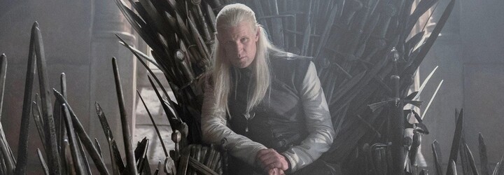 Matt Smith z House of the Dragon: Pri rozhovoroch nešetrí vulgarizmami. Hercovi kamoši majú jeho slávu „u pr**le“