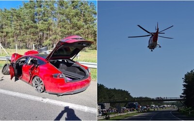 Vodič Tesly spôsobil na diaľnici za Malackami vážnu dopravnú nehodu. Cestu museli uzavrieť, zasahovala aj helikoptéra.