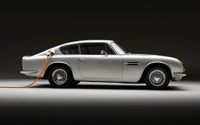 Legendárny Aston Martin Jamesa Bonda dostane elektrický pohon. Záujemcov však vyjde poriadne draho