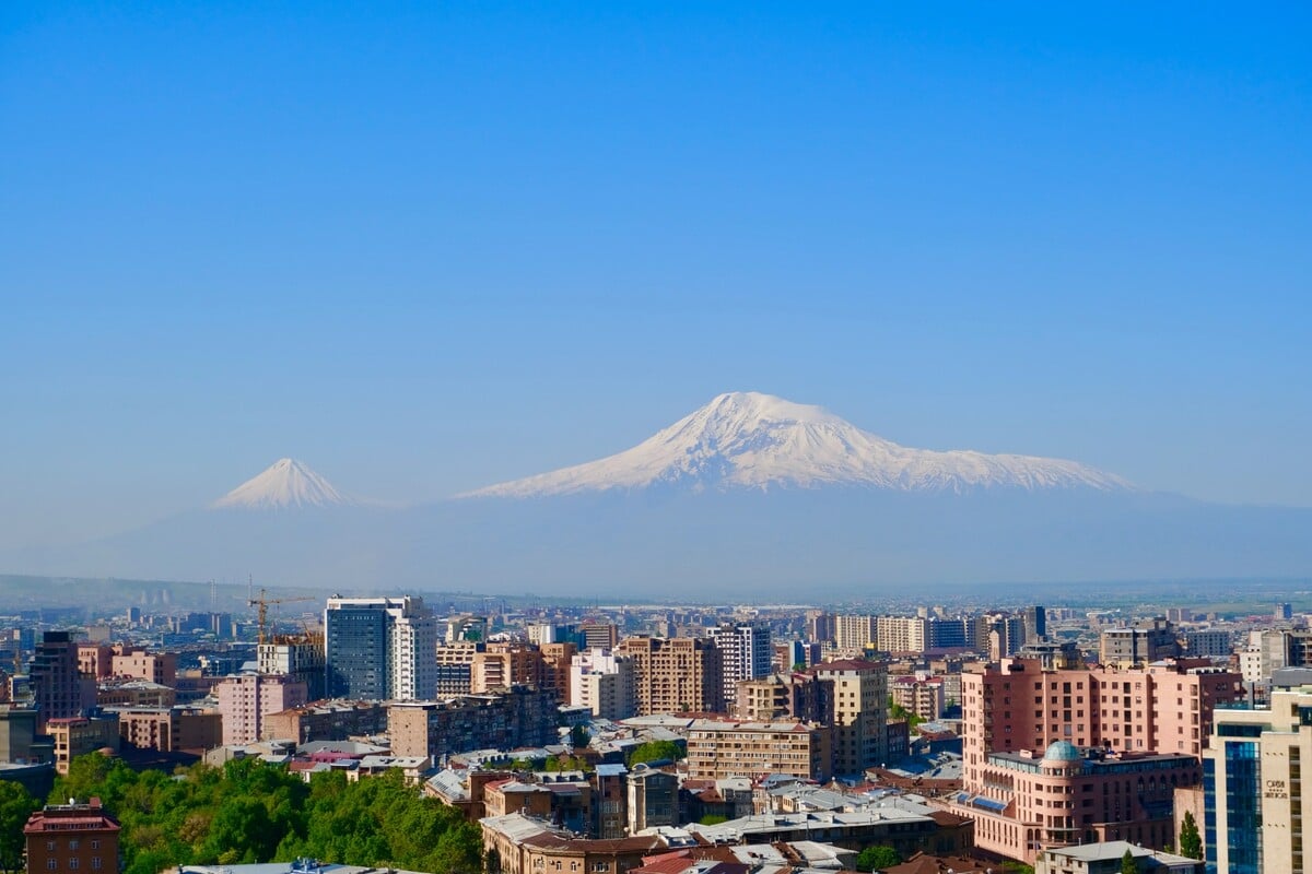 Ararat, hory, Jerevan