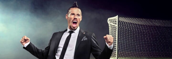 Marek Hamšík nadizajnoval svoj vlastný oblek. Futbalové lopty alebo kratšie nohavice si určite nečakal