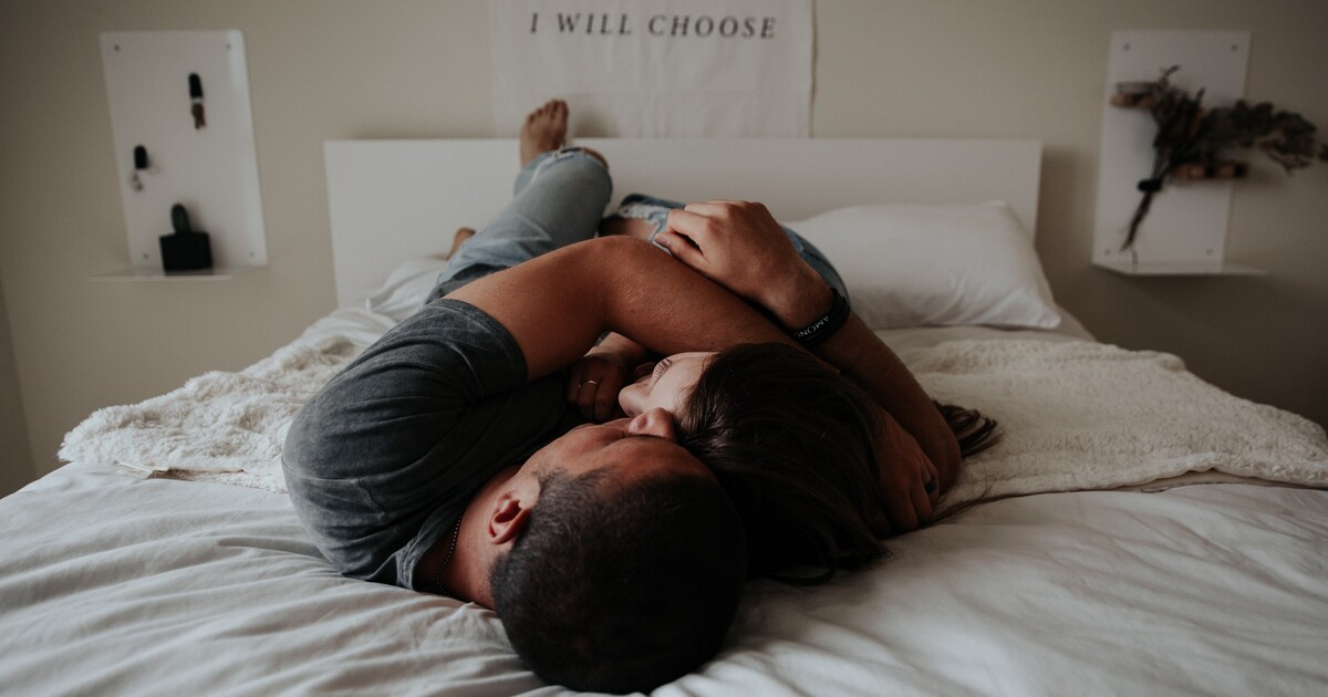 Nejlepší vtipy o sexu a lásce, které tě pobaví i naladí na večer