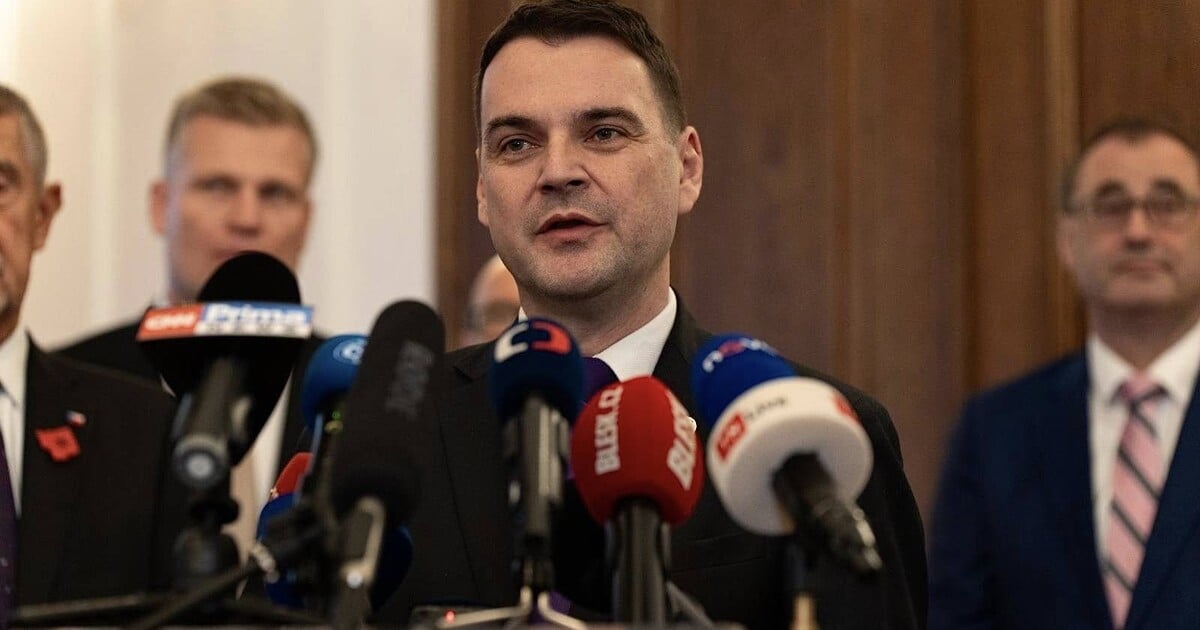 Macinka se prezidentu Pavlovi neomluví a pro rezignaci nevidí důvod. „Politika není pro princezny“