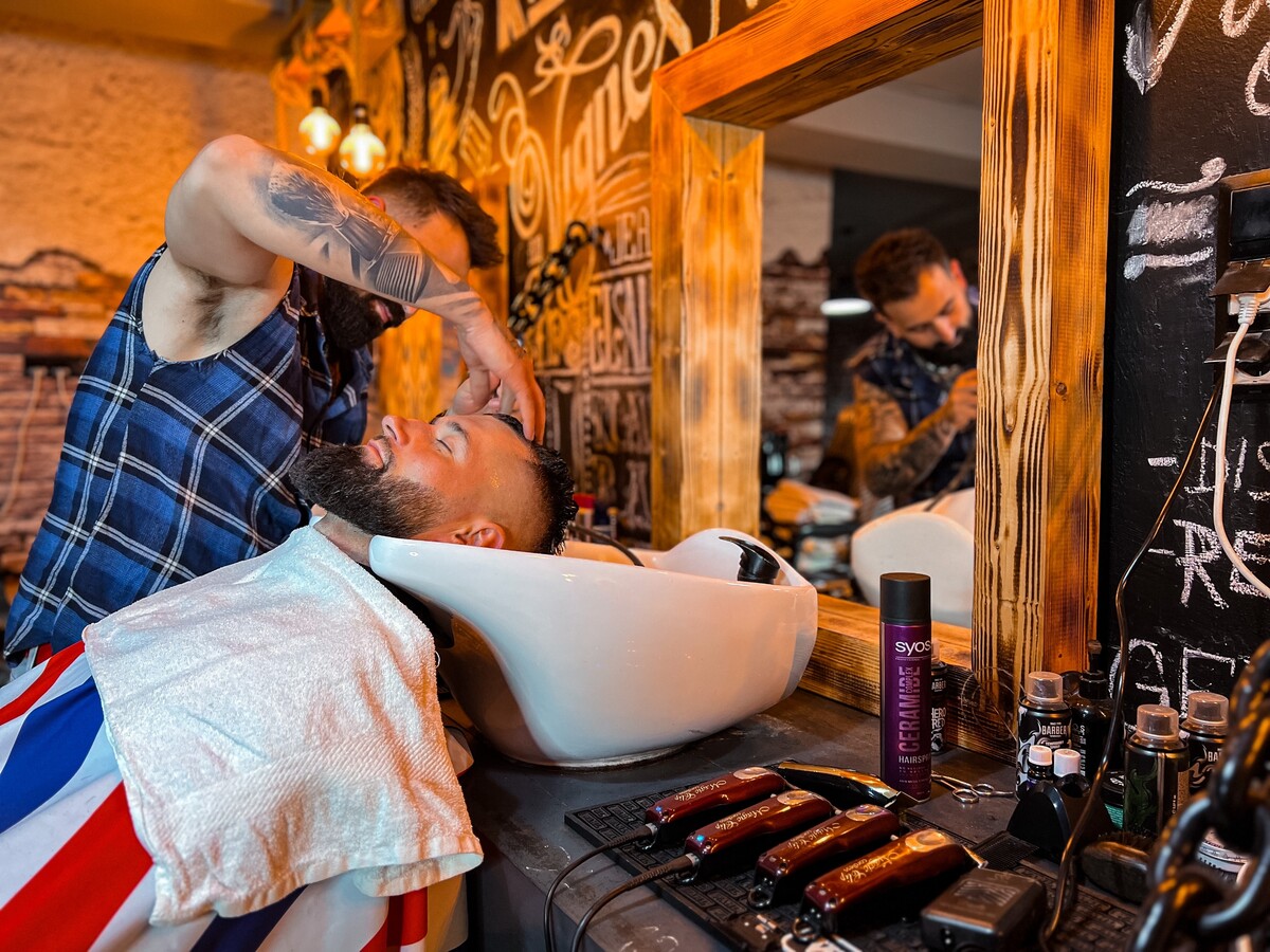 barber orava lokca vlasové protézy Pavol Vajdečka Royal barbershop