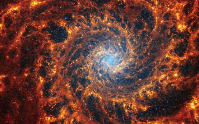 FOTO: Miliony hvězd, spirály i černé díry. Webbův teleskop pořídil nové úchvatné snímky vesmíru 