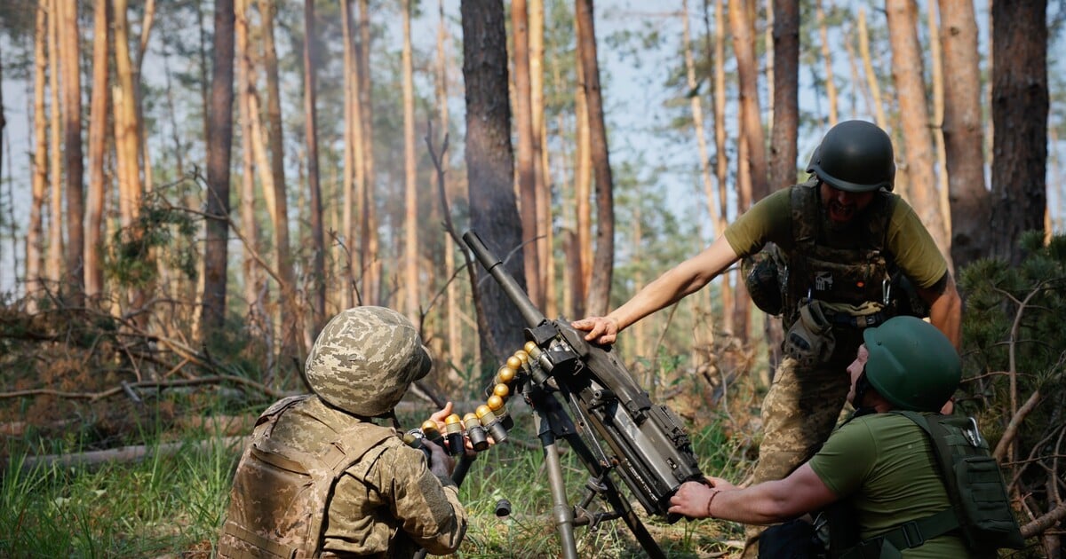 „Oběť pro Babu Jagu.“ Ruští vojáci pověsili svého příslušníka za strom, natočili to na video