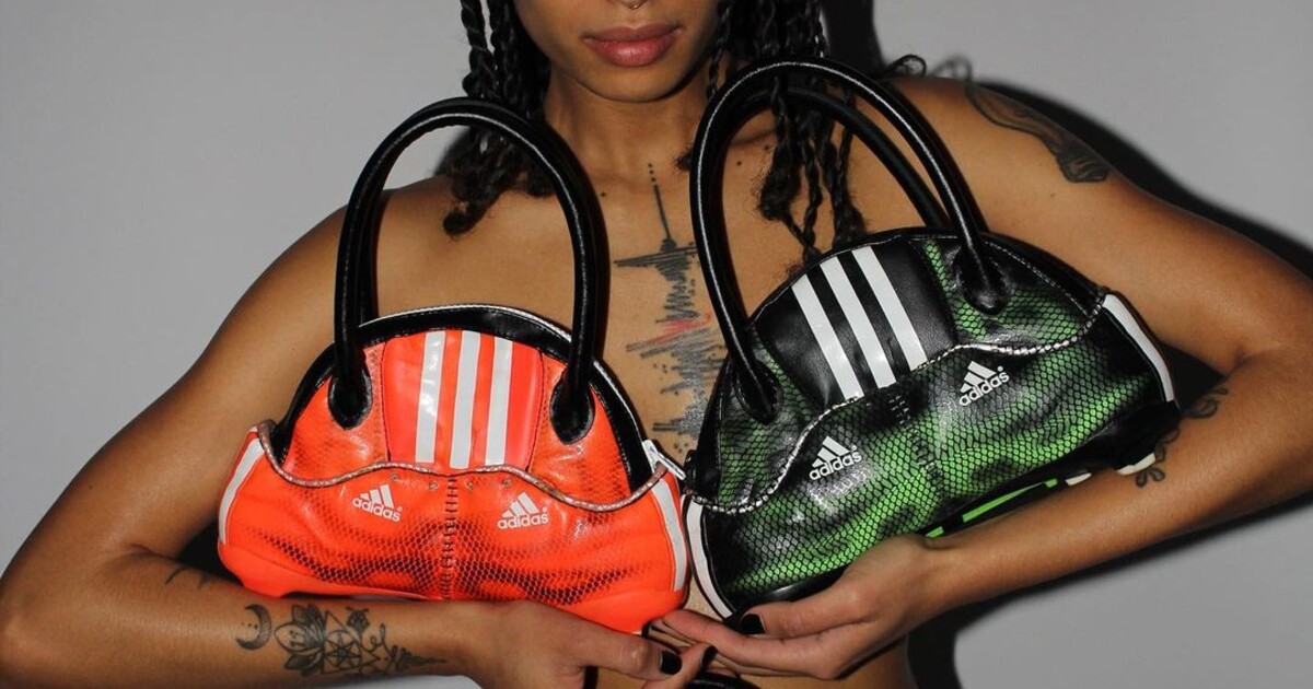 Umělkyně z Berlína vlastnila spoustu tenisek, rozhodla se, že z nich vytvoří oblečení a kabelky