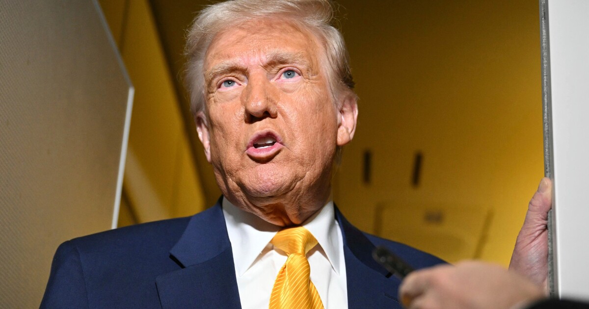 AKTUÁLNĚ: Trump uvalil 30% cla na evropské zboží. Platit začnou už brzy