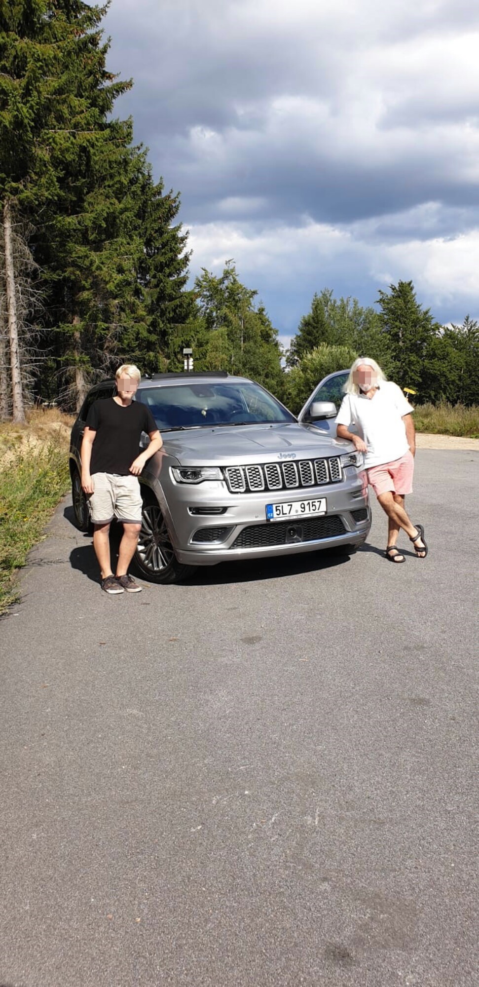 ukradený jeep auto česko policie