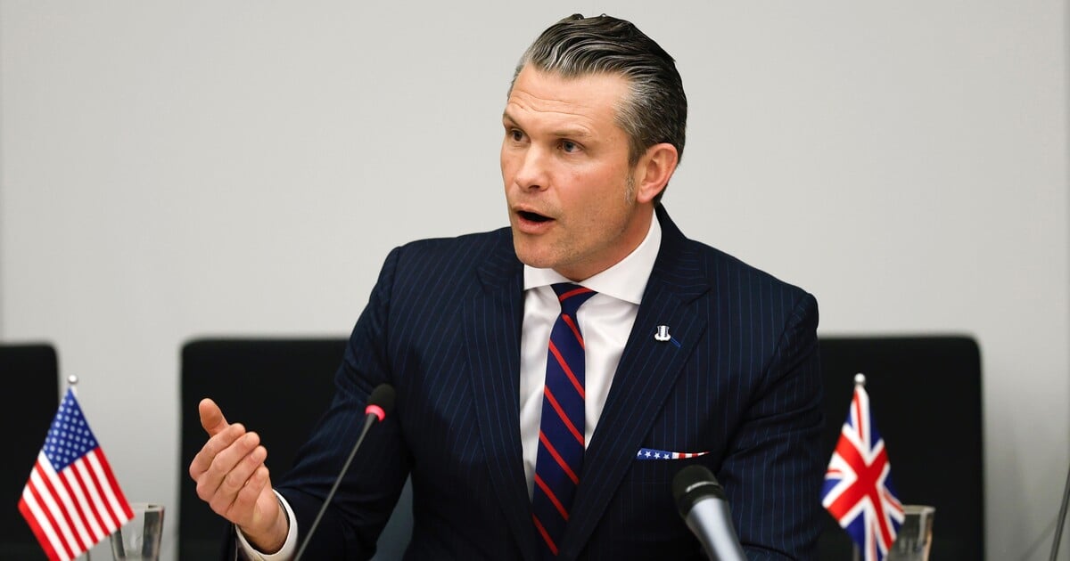 Americký ministr citoval biblický verš. Jenže z Pulp Fiction