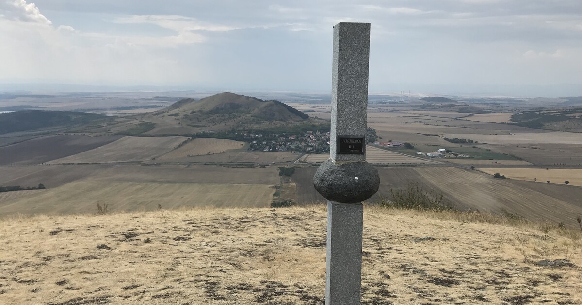 Kam na výlet: Kopec Oblík je původně třetihorní sopkou. Dnes na něm místo lávy vyvěrá pozitivní energie z nitra Země