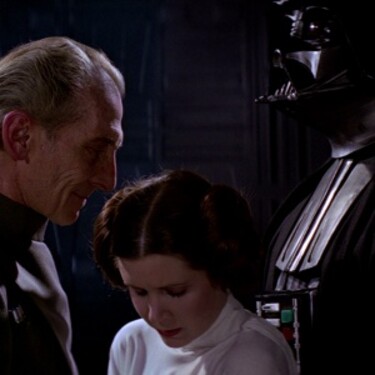IV: Aby Leia ochránila svoj domov, povedala Tarkinovi, že základňa rebelov je na planéte
