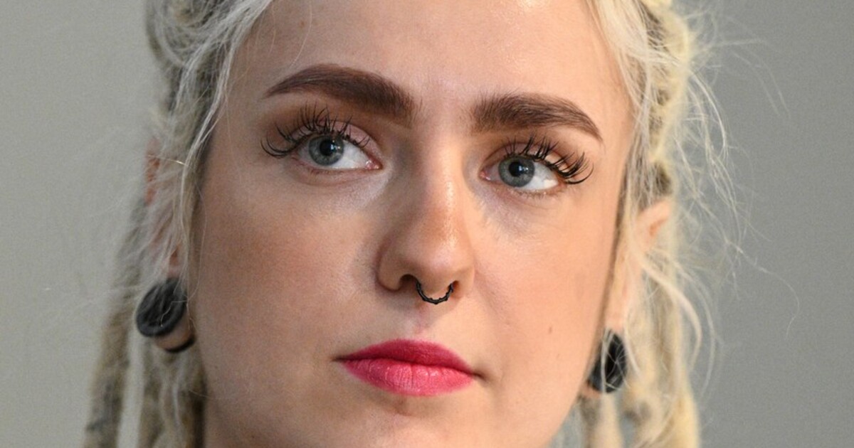 Piráti hlasují o vyloučení Jany Michailidu z čela strany