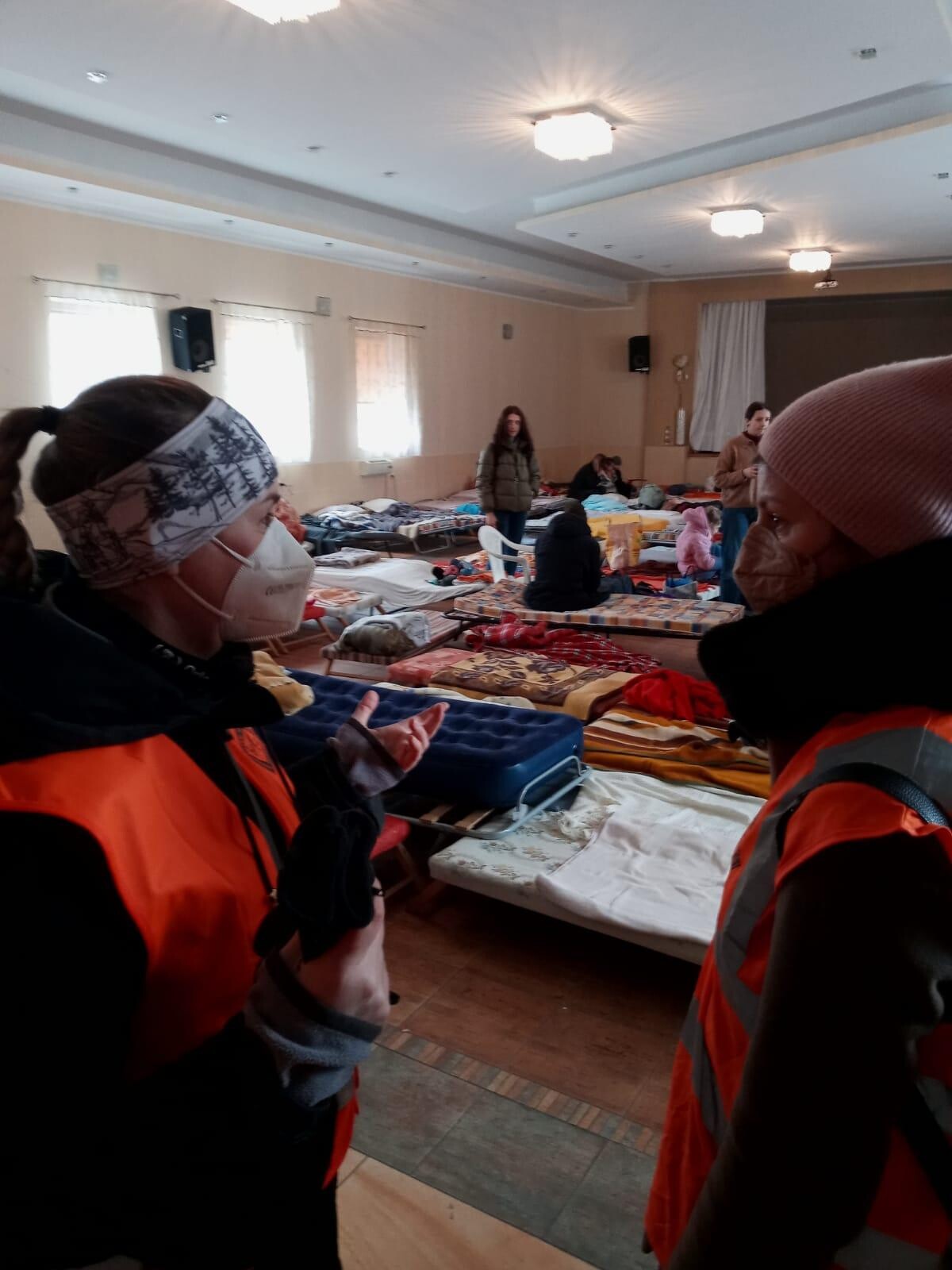 Pracovníčky organizácie Človek v ohrození, ktoré na hraniciach s Ukrajinou poskytujú psychosociálnu pomoc.