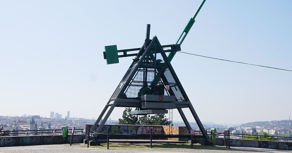 Metronom na Letné už se zase kýve