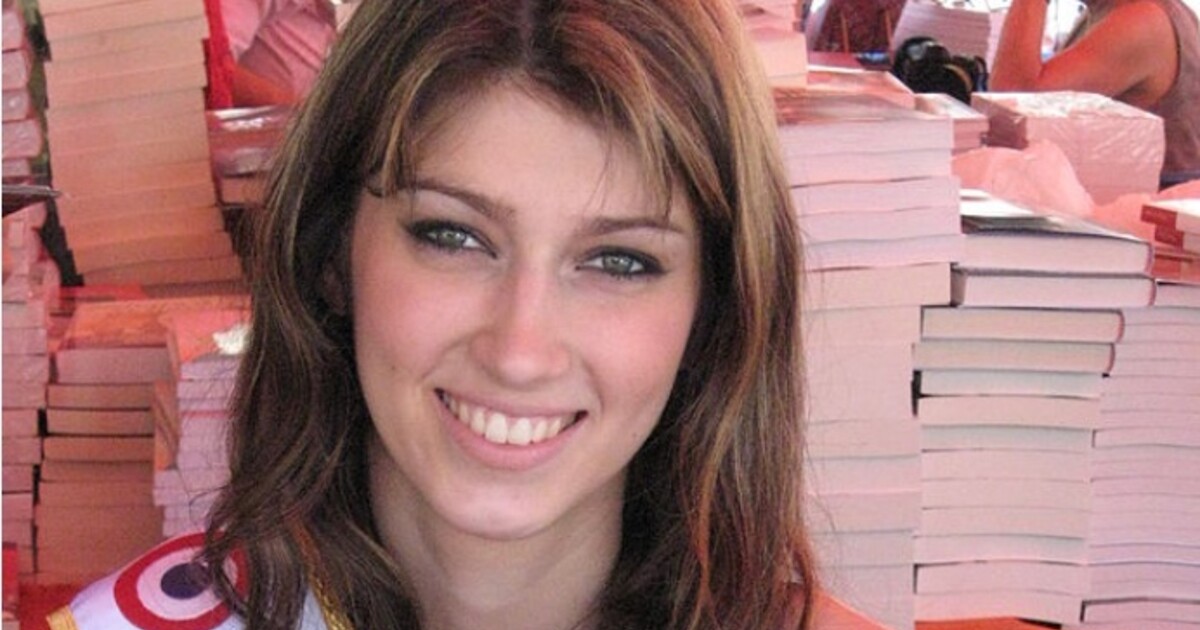 Senior uvěřil, že si ho vezme francouzská královna krásy. Cestoval 760 kilometrů, byl to podvod