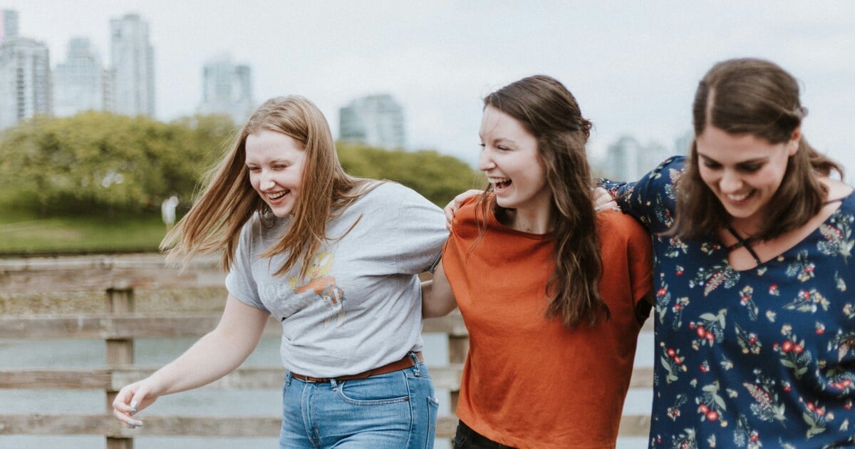 Silné pouto s překvapivými zdravotními benefity. Proč je přátelství základem dobrého života?