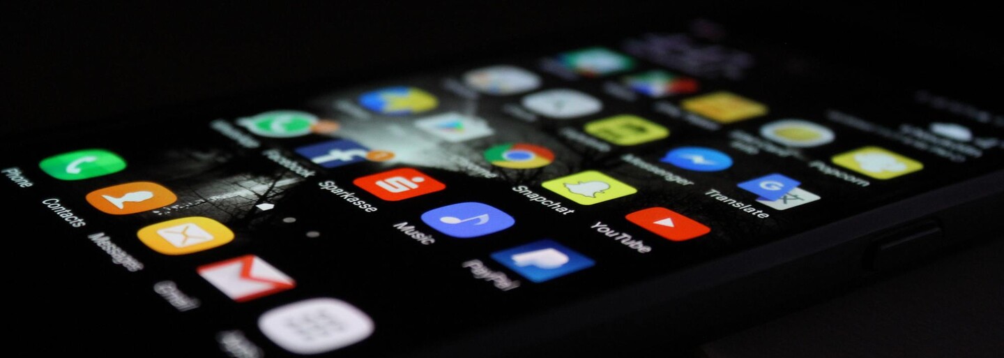 10 aplikácii, ktoré si mal mať už dávno v mobile. Uľahčia i spríjemnia ti každodenný život