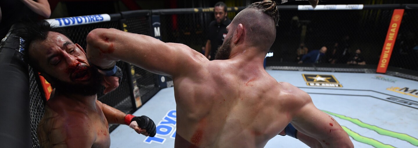 10 brutálních knockoutů v UFC. Kopy na hlavu, smrtící loket z otočky i pekelný zvedák