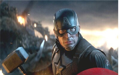 10 minút vystrihnutých scén z Avengers: Endgame ukazujú, ako Tony oholil Rocketa, záchranára Hulka či poklonu Stanovi Leemu