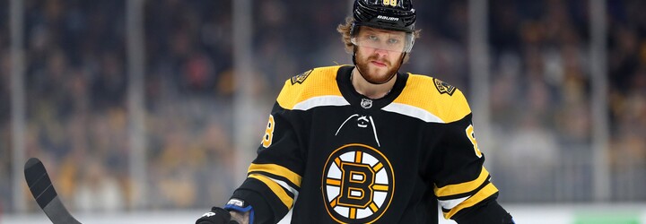 Pastrňák prodloužil smlouvu v NHL. Stal se šestým nejlépe placeným hráčem v historii