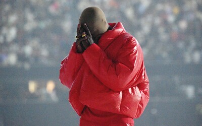 Kanye West nevrátil požičané oblečenie. Majiteľ žiada 400-tisíc dolárov.