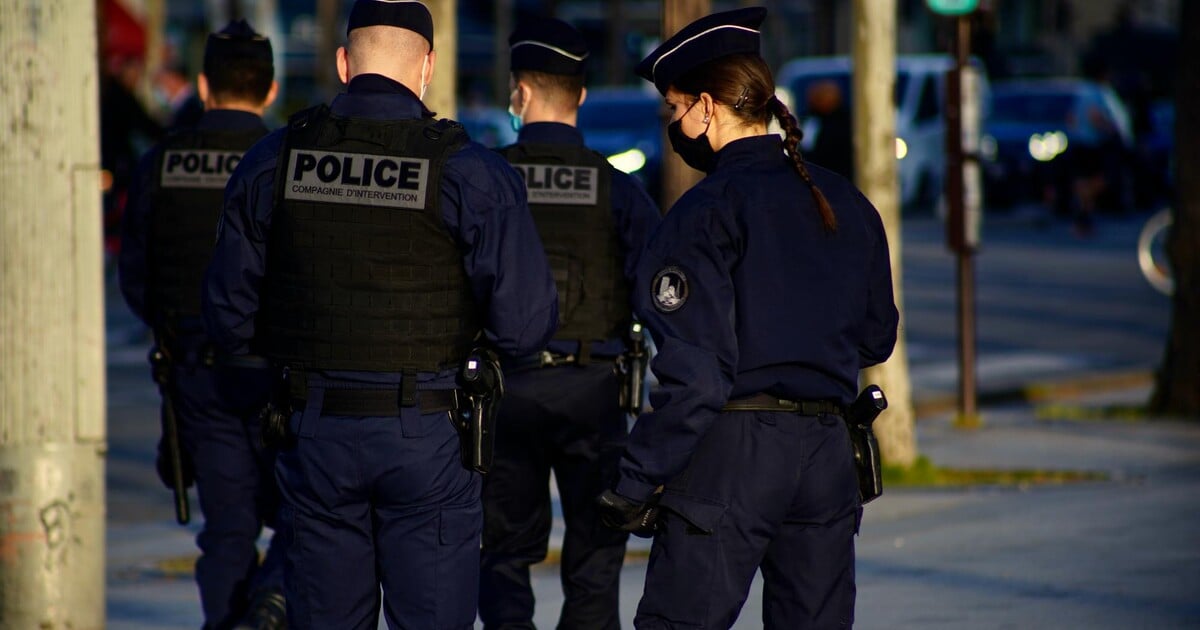 Řidič ve Francii najel autem do chodců, dva lidé jsou v kritickém stavu