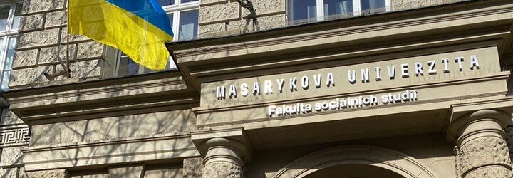 Pedagog Masarykovy univerzity údajně sexuálně zneužil studentku. Děkan ho odvolal