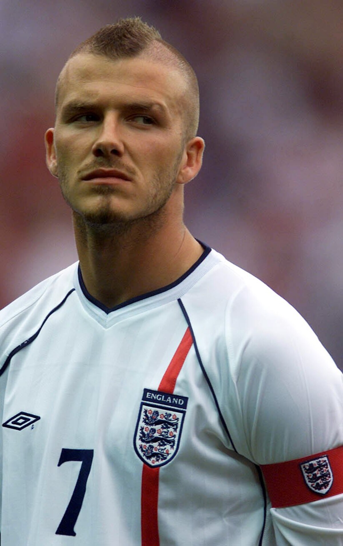 David Beckham v reprezentačnom drese Anglicka v roku 2001.