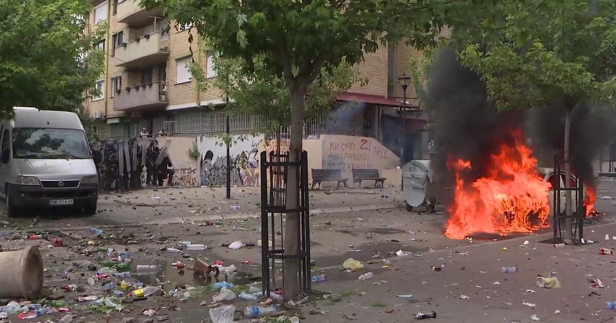 V Kosovu se srbští demonstranti střetli s jednotkami NATO
