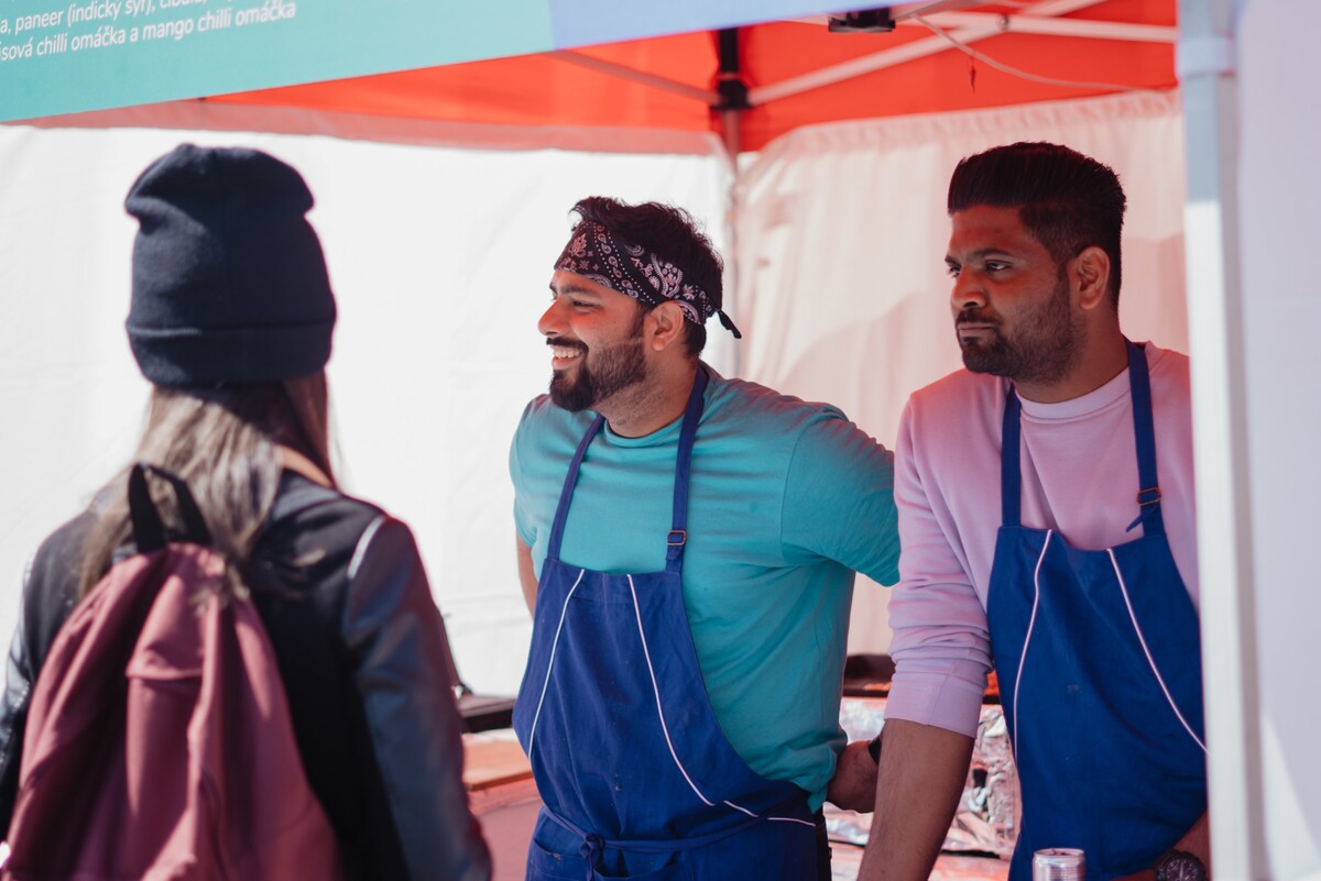 Puneet a Arihant sú dlhoroční kamaráti, pracovali spolu aj v prvom indickom food trucku na Slovensku Mumbhai Express.